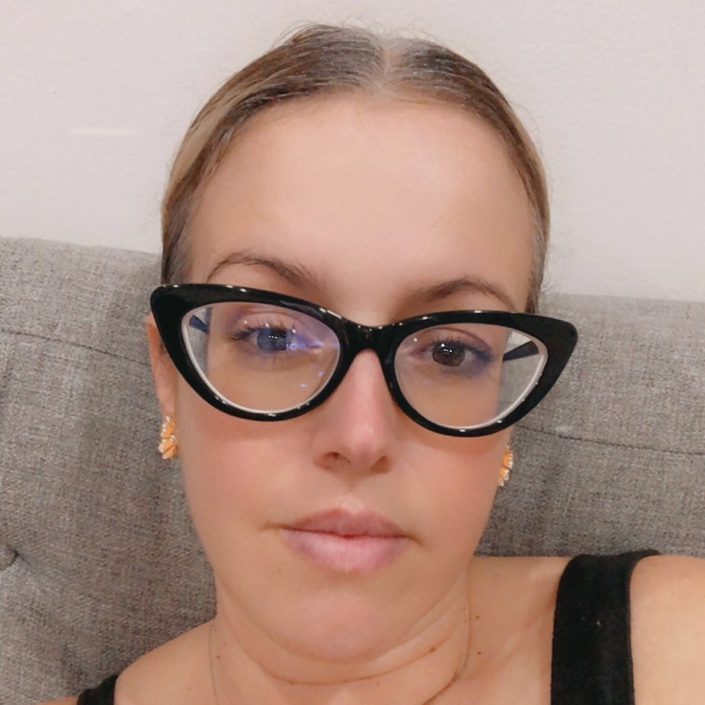 Meet your Posher, Monica